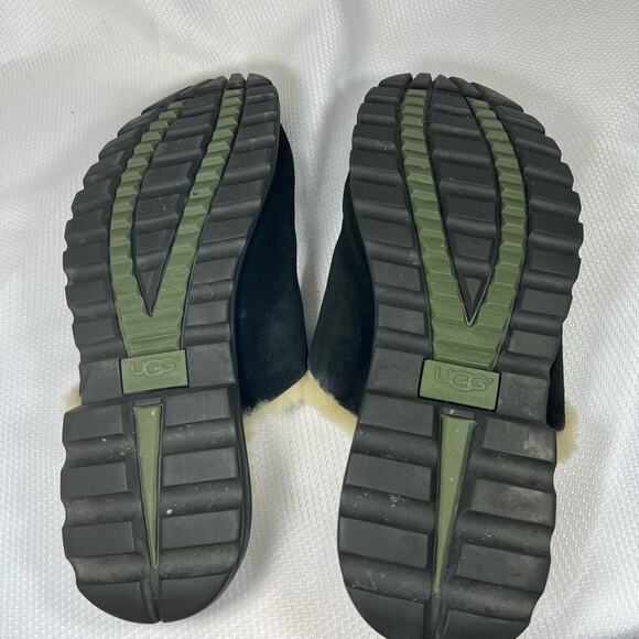 UGG Black and Cream Women's Slippers - Picture 5 of 11